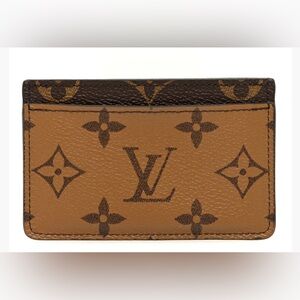 LOUIS VUITTON
Reverse Monogram Card Holder